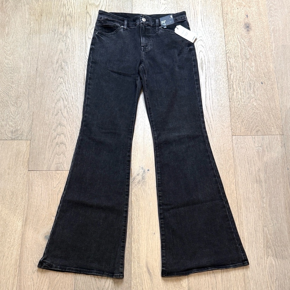 Express Flex ’70s Mid-Rise Black Flare Jeans – Size Medium Regular – NWT